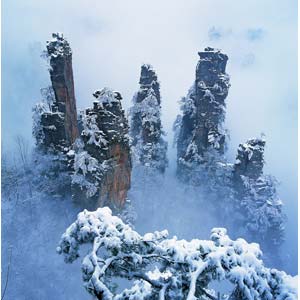 單獨(dú)成團(tuán)O線：（張家界溫泉休閑線路）張家界、天子山、寶峰湖/黃龍洞、鳳凰古城 江埡溫泉/萬福溫泉 五日游