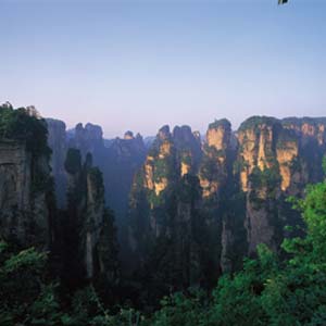 單獨(dú)成團(tuán)N線(xiàn)：張家界、天子山、寶峰湖、猛洞河漂流、鳳凰古城四晚五日湘西全景游