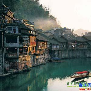 【長(zhǎng)沙往返路線1】張家界、鳳凰古城、天子山、黃龍洞三晚四日游
