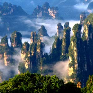 長(zhǎng)沙往返A(chǔ)5線(xiàn)：張家界、黃龍洞、猛洞河漂流、鳳凰古城五日游