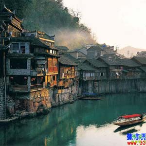 時(shí)尚商務(wù)C線：張家界、天門(mén)山、鳳凰古城四日游